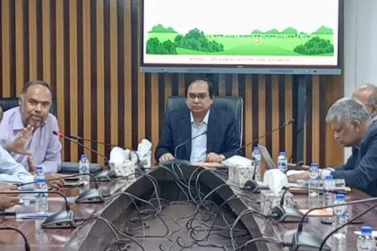 ভূমি ভবনের সম্মেলন কক্ষে ‘অটোমেটেড ভূমি সেবা সিস্টেমে ভূমির রেকর্ডীয় খতিয়ান সংশোধন’ শীর্ষক কর্মশালা