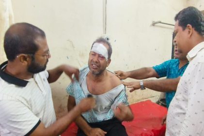 কুয়াকাটায় আইনজীবী আনোয়ার হোসাইনের ওপর সন্ত্রাসী হামলা