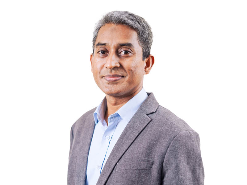 বেসরকারি ইষ্টার্ণ ইউনিভার্সিটির আইন বিভাগের শিক্ষক ও সুপ্রিম কোর্টের আইনজীবী ইফতেখার মাহমুদ