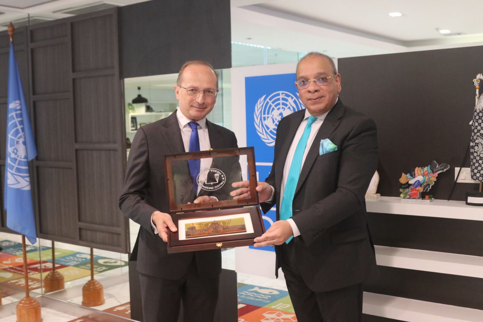 UNDP এর Deputy Regional Director for Asia and the Pacific, Mr. Christophe Bahuet এবং বাংলাদেশের প্রধান বিচারপতি ড. সৈয়দ রেফাত আহমেদ