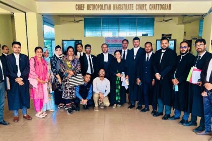 আদালতে অভিযোগ শুনানি শেষে আইনজীবীরা