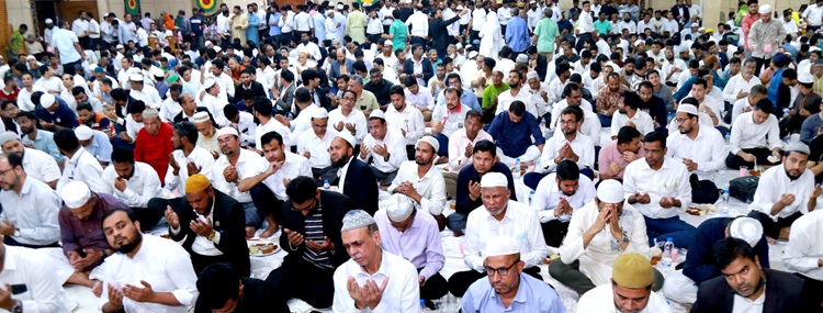 চট্টগ্রাম জেলা আইনজীবী সমিতির উদ্যোগে ইফতার ও দোয়া মাহফিল অনুষ্ঠিত