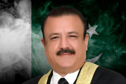 পাকিস্তানের হাইকোর্টে ভুয়া ডিগ্রিতে পাঁচ বছর বিচারপতি!