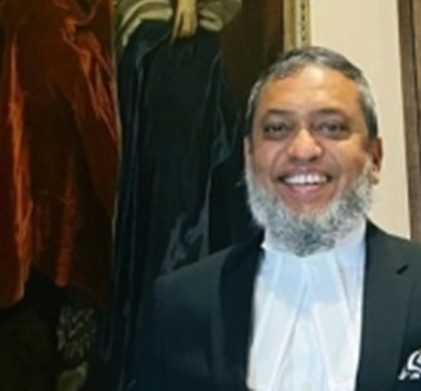 সুপ্রিম কোর্টের সিনিয়র আইনজীবী ব্যারিস্টার সালাউদ্দিন দোলন