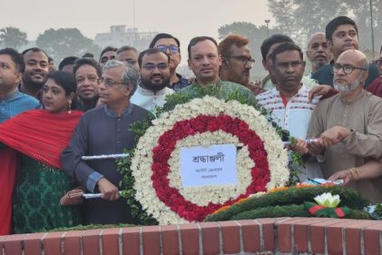 জাতীয় স্মৃতিসৌধে নবনিযুক্ত অ্যাটর্নি জেনারেলের শ্রদ্ধা