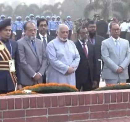 জাতীয় স্মৃতিসৌধে বীর শহীদদের প্রতি প্রধান বিচারপতির শ্রদ্ধা