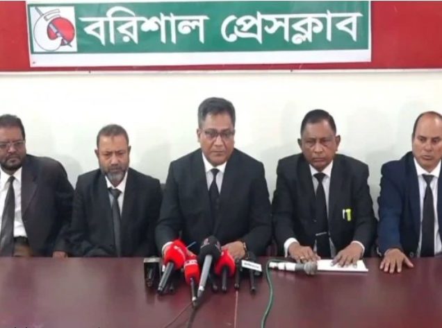বরিশাল আইনজীবী সমিতি নির্বাচন ঘিরে অনিয়মের অভিযোগ, পুনঃতফসিলের দাবি