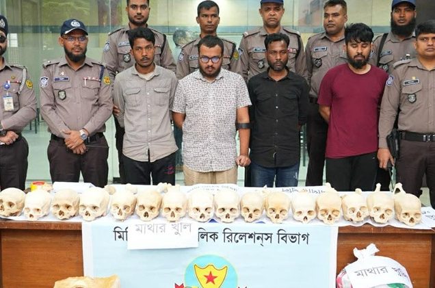 ঢাকায় মানুষের ৪৭টি মাথার খুলি, বিপুল পরিমাণ হাড়সহ গ্রেফতার ৪