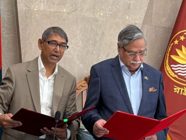 মন্ত্রী হলেন অ্যাডভোকেট আহমেদ আযম খান