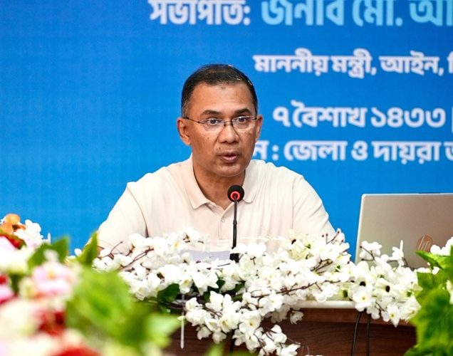 বগুড়া জেলা ও দায়রা জজ আদালতে ‘ই-বেইলবন্ড’সিস্টেমের উদ্বোধনকালে প্রধানমন্ত্রী তারেক রহমান।