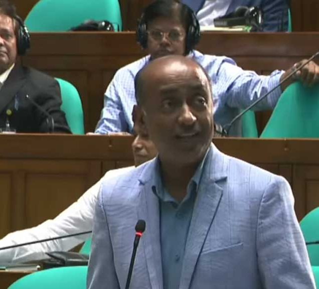 সংসদে আইনমন্ত্রী
