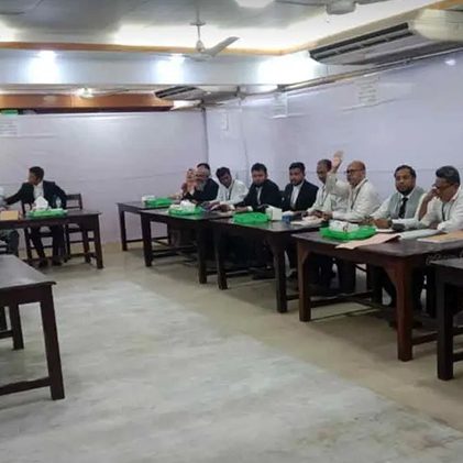 ঢাকা আইনজীবী সমিতির নির্বাচনে প্রথম দিনের ভোটগ্রহণ চলছে