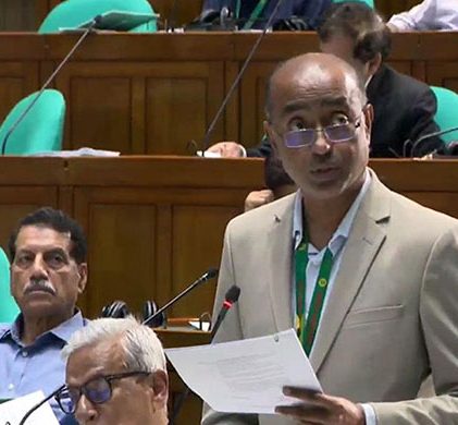 সংসদে আইনমন্ত্রী