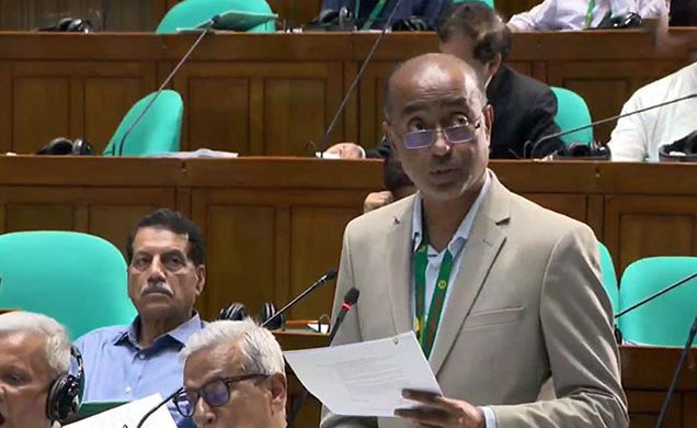 সংসদে আইনমন্ত্রী