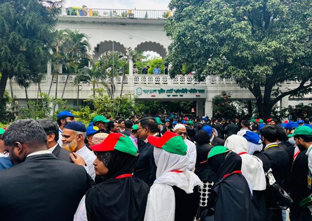সুপ্রিম কোর্ট বার নির্বাচনে প্রথম দিনের ভোটগ্রহণ শুরু