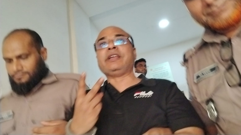 বার কাউন্সিল পরীক্ষায় পাস করানোর নামে প্রতারণা, আইনজীবী ৪ দিনের রিমান্ডে