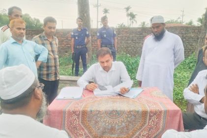 আমতলীতে সশরীরে মাঠে বিচারক: সামারি ট্রায়ালে ২ জনকে কারাদণ্ড, অসহায় নারীর জমি উদ্ধার